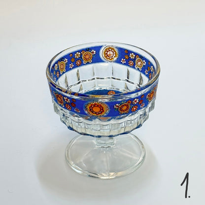 Italiensk champagne/dessertskål på fod i emaljemalet glas – 1960’erne - Frøken Lilly