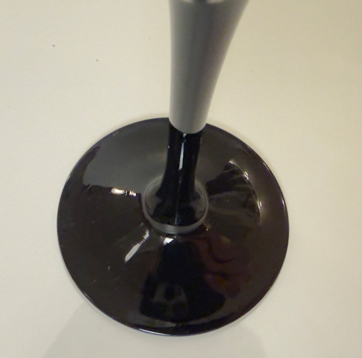 Luminarc Octime rødvinsglas med sort stilk — fransk retrodesign fra 80’erne - Frøken Lilly