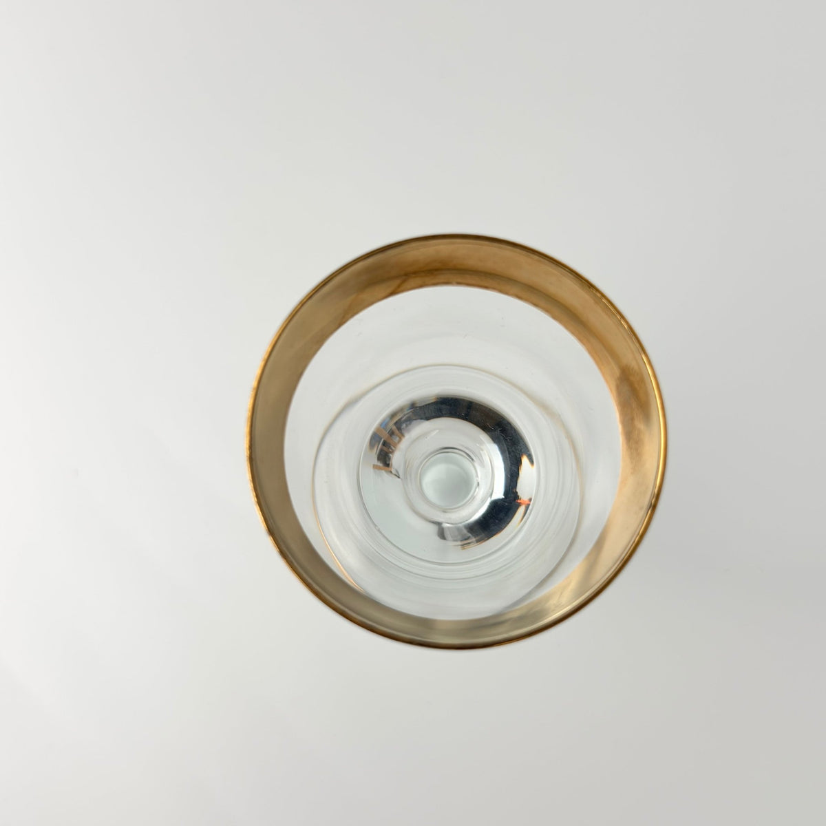 Lyngby Glas Tosca portvinsglas i krystal med bred ciseleret guldkant, 1960'erne - Frøken Lilly