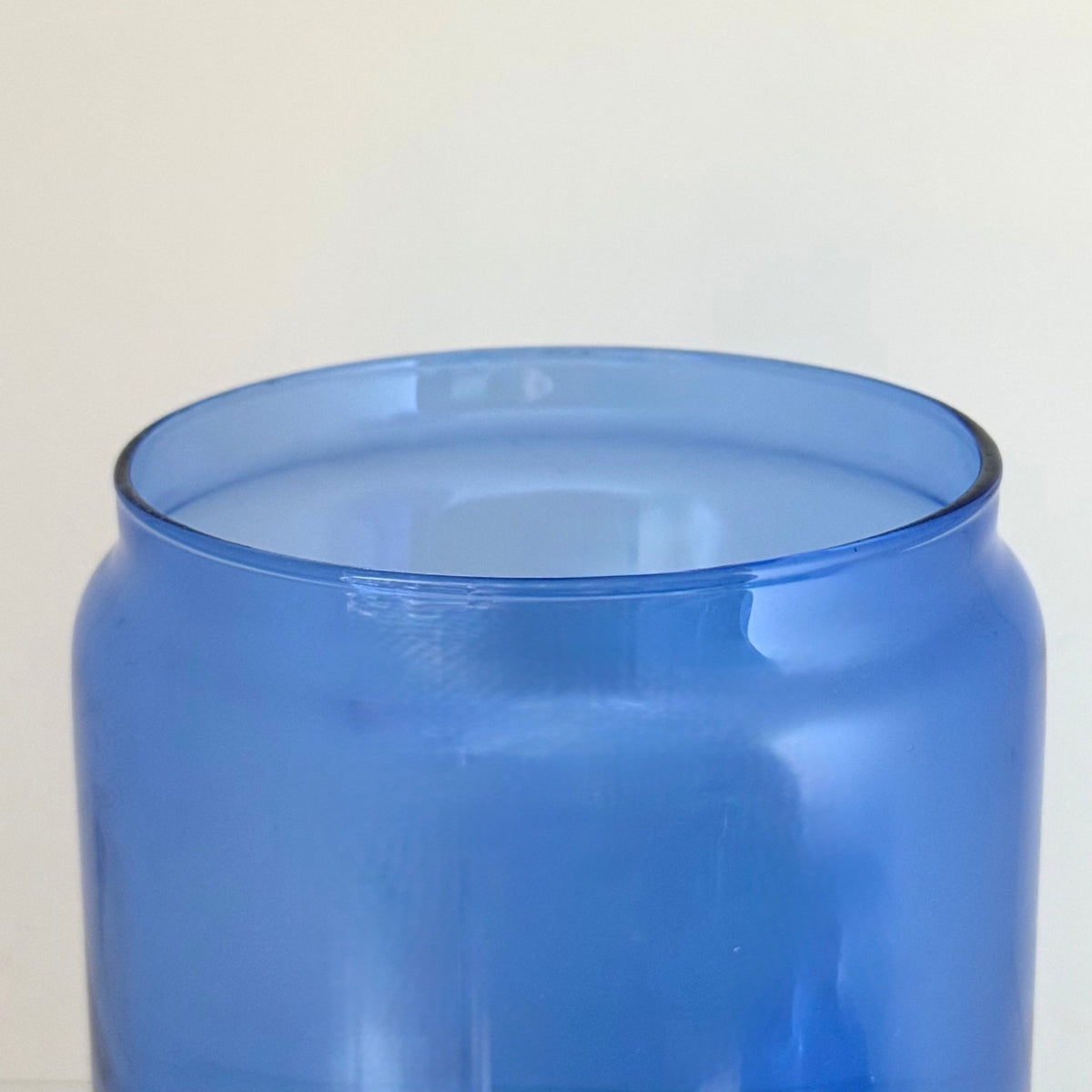 Opbevaringskrukke i koboltblåt glas med låg - Frøken Lilly