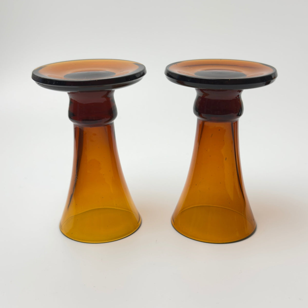 Ravfarvede snapseglas - formentlig Älghults Glasbruk, 1970’erne - 4 stk. - Frøken Lilly