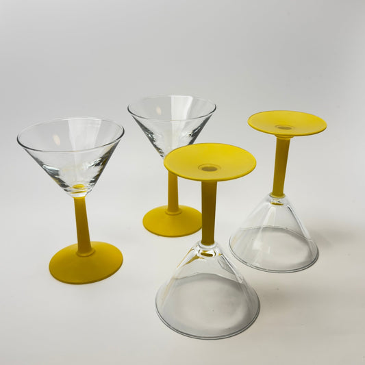 Retro martiniglas med gul stilk og fod – cocktailglas 1970'erne - Frøken Lilly