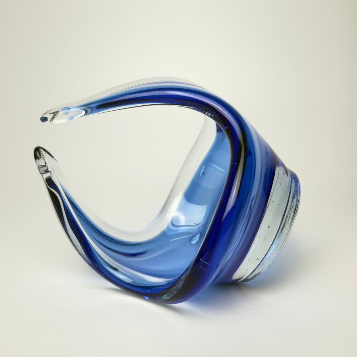 Svensk blå kunstglasskål i stil med Flygsfors 1950/60 - Frøken Lilly