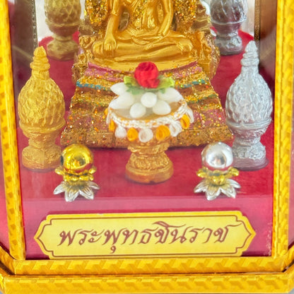 Thailandsk Phra Phuttha Chinnarat Buddha i montre - Frøken Lilly