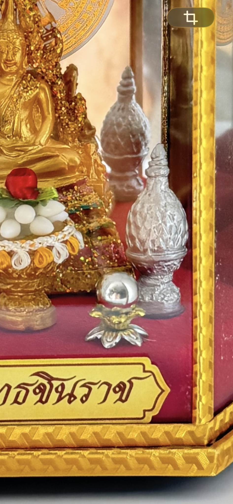 Thailandsk Phra Phuttha Chinnarat Buddha i montre - Frøken Lilly