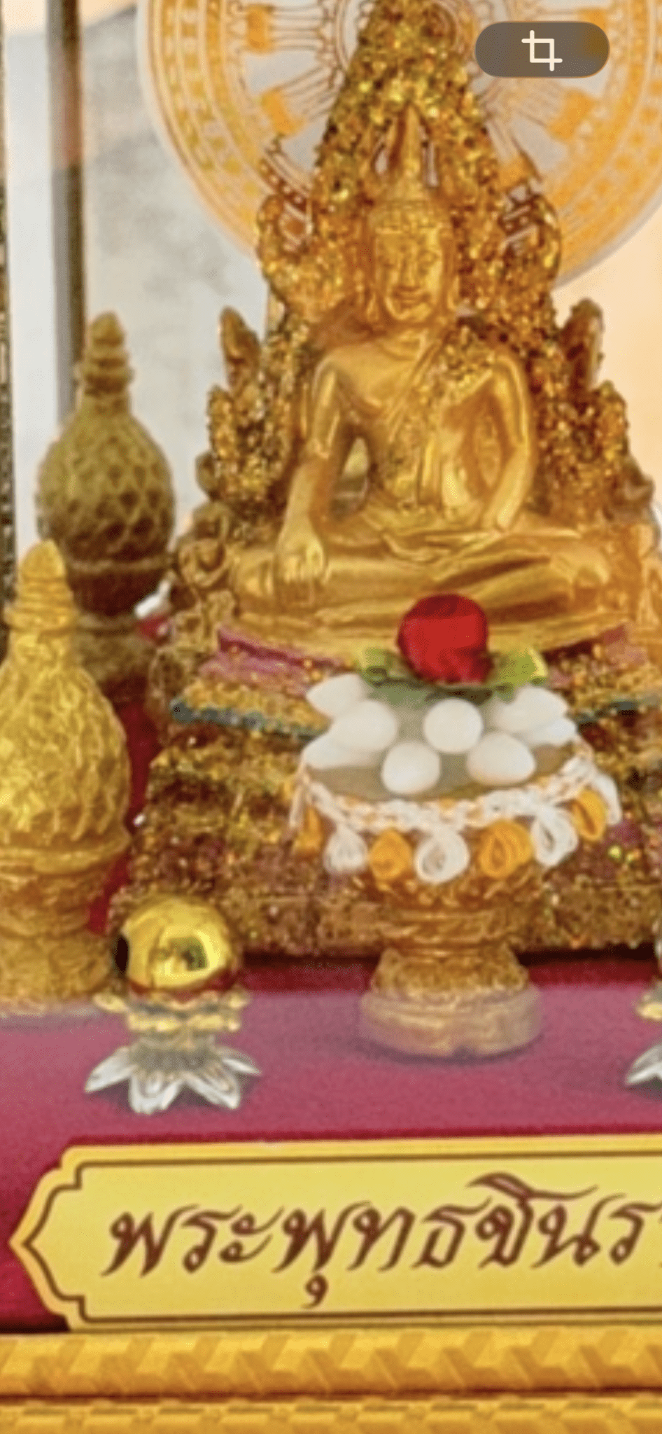 Thailandsk Phra Phuttha Chinnarat Buddha i montre - Frøken Lilly