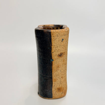 Tue Poulsen keramikvase i stentøj – organisk form, brun/sand glasur, 1960’erne - Frøken Lilly