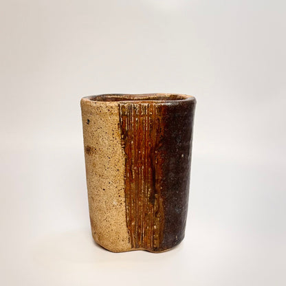 Tue Poulsen keramikvase i stentøj – organisk form, brun/sand glasur, 1960’erne - Frøken Lilly