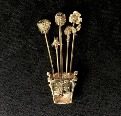 Vintage broche med fingerbøl og hattepinde – guldfarvet samlersmykke - Frøken Lilly