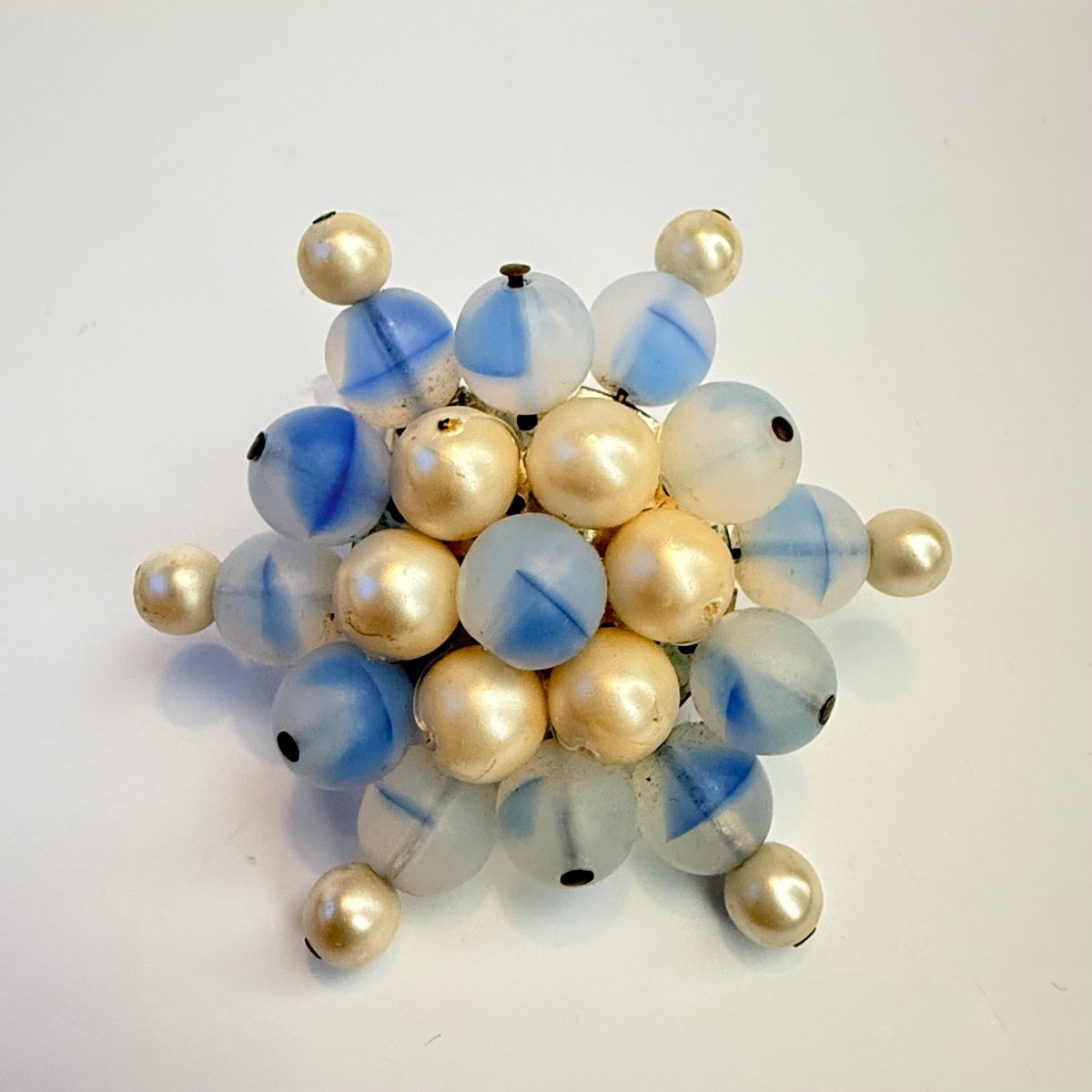 Vintage broche med glasperler og faux perler 1950’er - Frøken Lilly