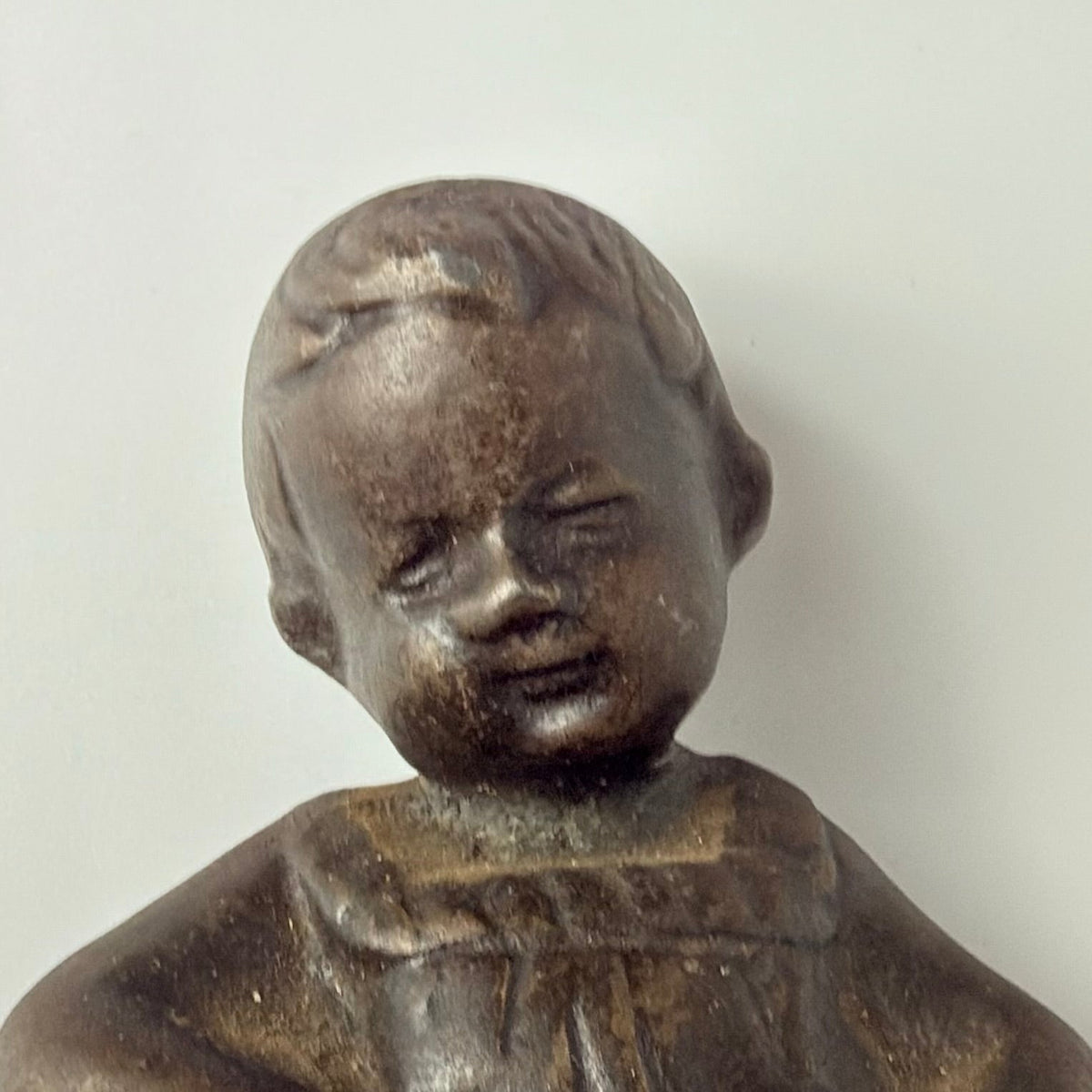 Vintage bronzefigur af pige – 13 cm - Frøken Lilly