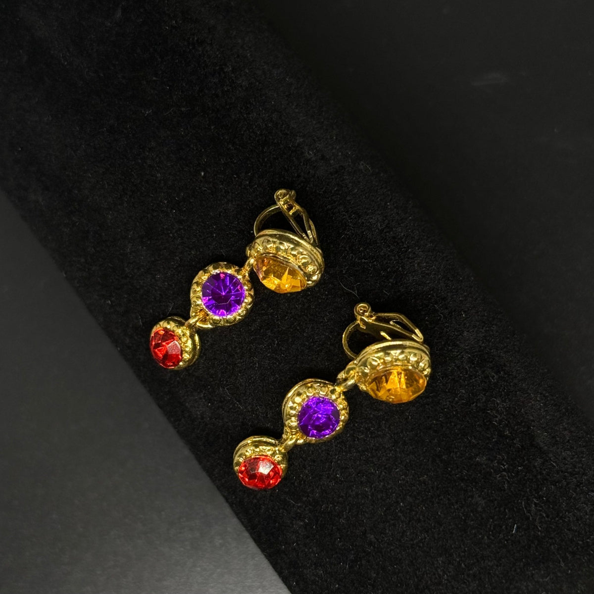 Vintage clip-on øreringe med farvede glassten - Frøken Lilly
