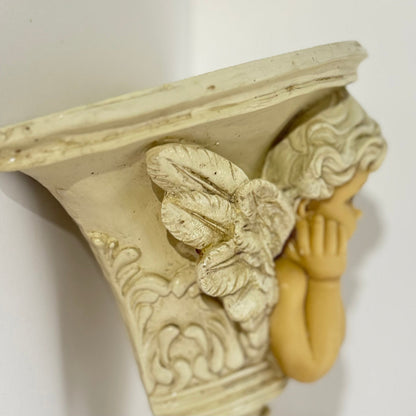 Vintage vægkonsol med engel - cherub i polyresin 22 cm - Frøken Lilly
